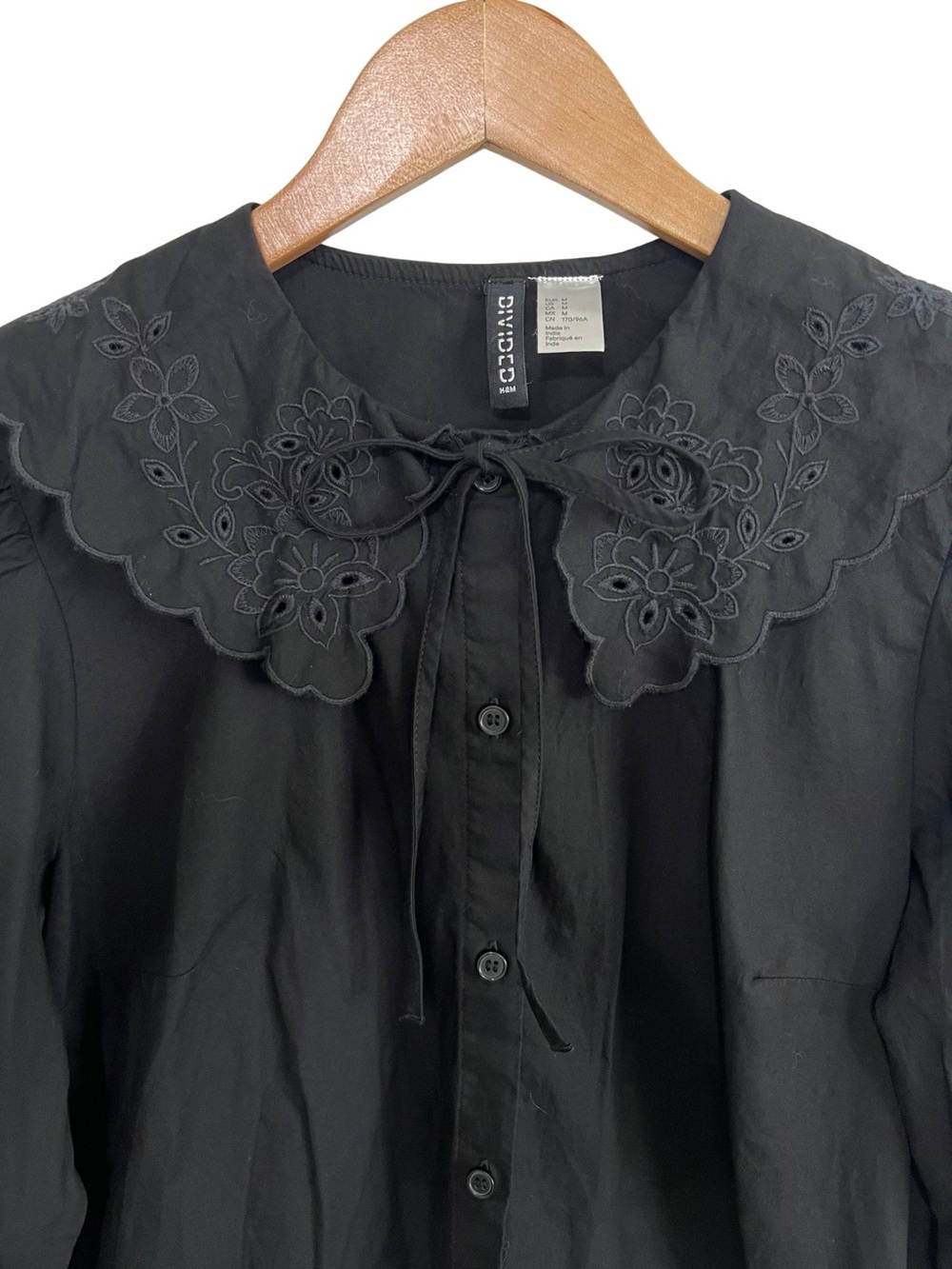 H&M Divided Black Embroidered Peter Pan Collar Blouse Women’s M 100% Cotton